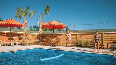Driftwood Motel 