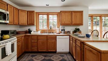 Refrigerador, horno, parrilla de estufa y lavavajillas