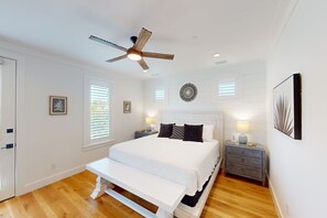 3 bedrooms, iron/ironing board, Internet, bed sheets - Gorgeous coastal home with pool access (Santa Rosa Beach)