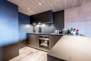 Fridge, oven, dishwasher, toaster - Courchevel 1550 - 4 people - Fire place (COURCHEVEL 1550)