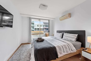 3 habitaciones, tabla de planchar con plancha, cuna de viaje y wifi 