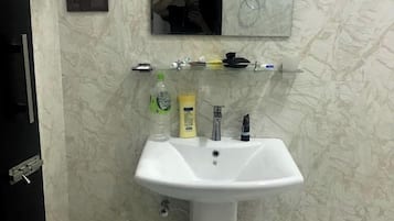 Free toiletries, soap, toilet paper