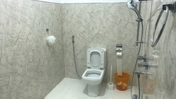 Free toiletries, soap, toilet paper