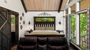 Luxury Tree House, 1 King Bed, Golf View - Fairway Treehouses (Berryville)