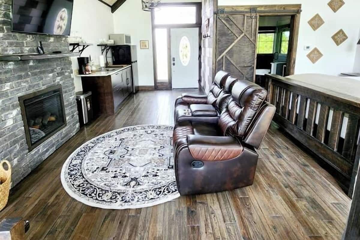 Luxury Tree House, 1 King Bed, Golf View