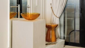 A modern bathroom with a large mirror, two vessel sinks, and a glass shower enclosure. - Merveil - Signature Suite -Tour Eiffel- Grenelle I (Paris)