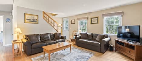 TV, fireplace, DVD player, stereo
