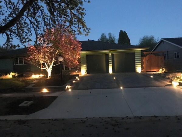 Exterior - 30+ days No pets non-smoking one level NW Corvallis home with AC, WiFi,, garage (Corvallis)