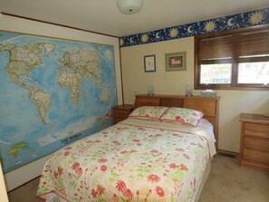 3 bedrooms, desk, iron/ironing board, WiFi