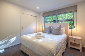 3 bedrooms, iron/ironing board, WiFi