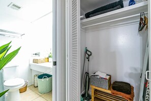 Hair dryer, towels, soap, shampoo - Waiakea Villas Gem. Shared Pool & Private Balcony!
 (Hilo)