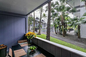 Outdoor dining - Waiakea Villas Gem. Shared Pool & Private Balcony!
(Hilo)