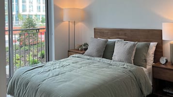2 bedrooms, desk, iron/ironing board, free WiFi