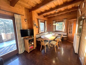 Dining - Authentic chalet with sauna and a large garden (Gnesau)