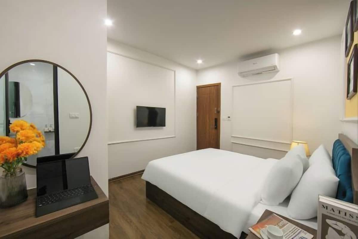1 bedroom, premium bedding, pillowtop beds, in-room safe
