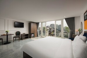 ห้องเพรสซิเดนเชียลสวีท, วิวเมือง | เครื่องนอนระดับพรีเมียม, เตียงพร้อมฟูกเสริมที่นอน, ตู้นิรภัยในห้องพัก