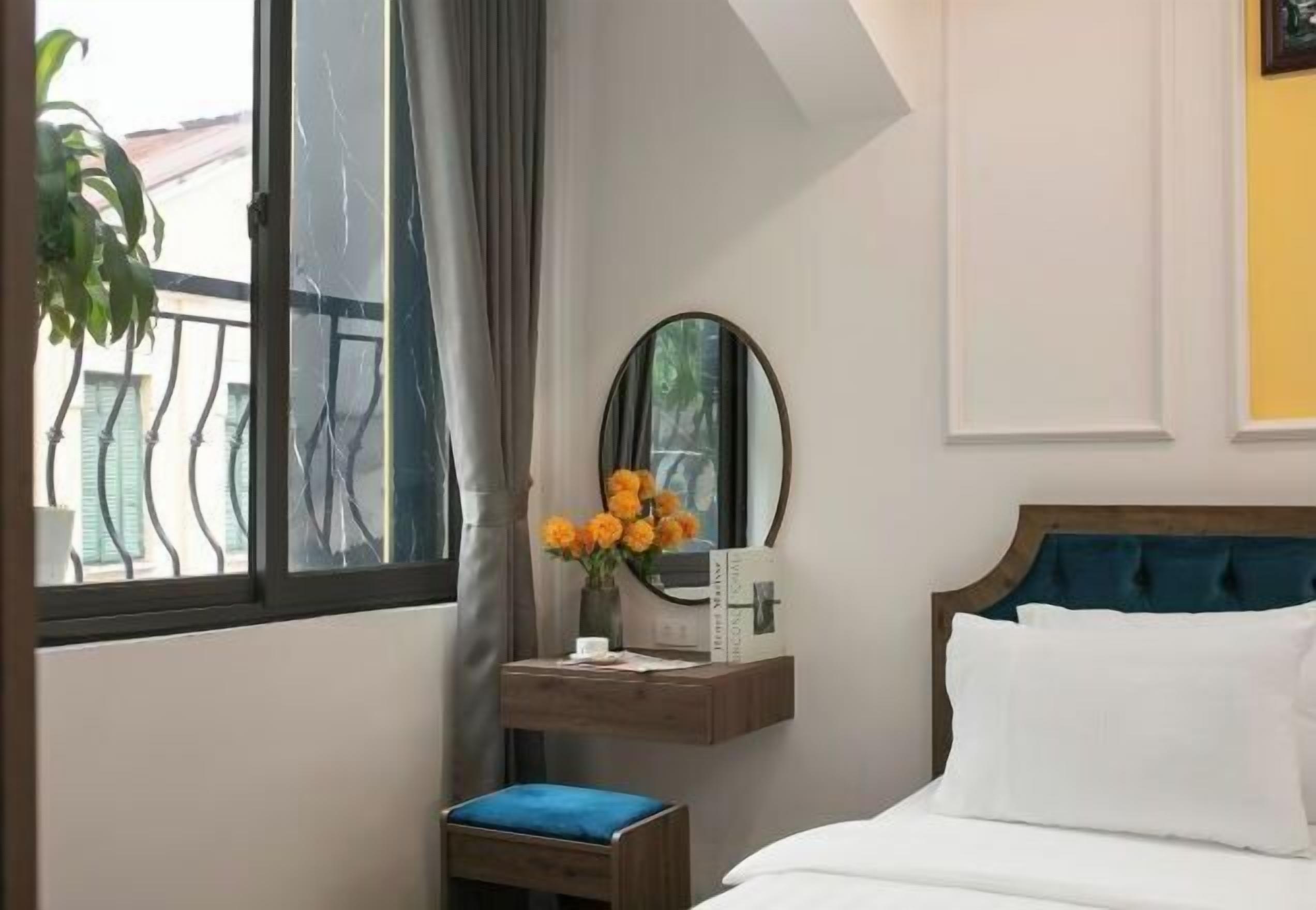 Premium bedding, pillowtop beds, in-room safe, desk