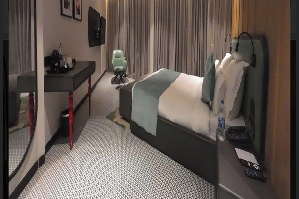 Suite | In-room safe, soundproofing, rollaway beds, free WiFi