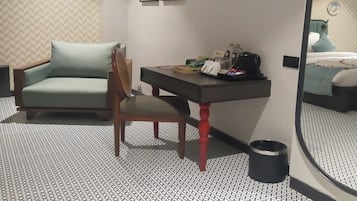 Club Room | In-room safe, soundproofing, rollaway beds, free WiFi