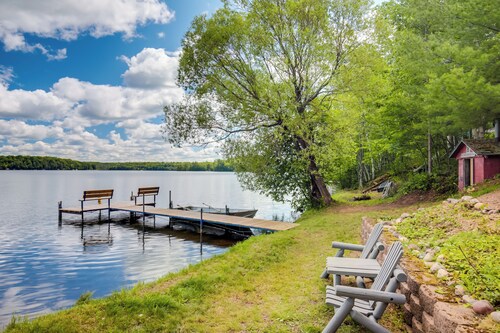 Private Dock & Rowboat! Cabin on Bearskin Lake