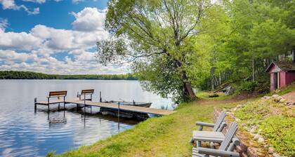 Private Dock & Rowboat! Cabin on Bearskin Lake
