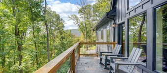 Modern Nellysford Getaway w/ View: Deck & Fire Pit