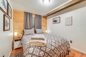 2 bedrooms, travel crib, WiFi, bed sheets