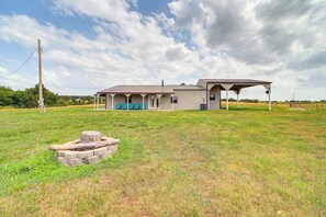 Exterior - Peaceful Vinita Home w/ Fire Pit: 11 Mi to Lake! (Vinita)