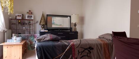 4 chambres, fer et planche à repasser, Wi-Fi, draps fournis