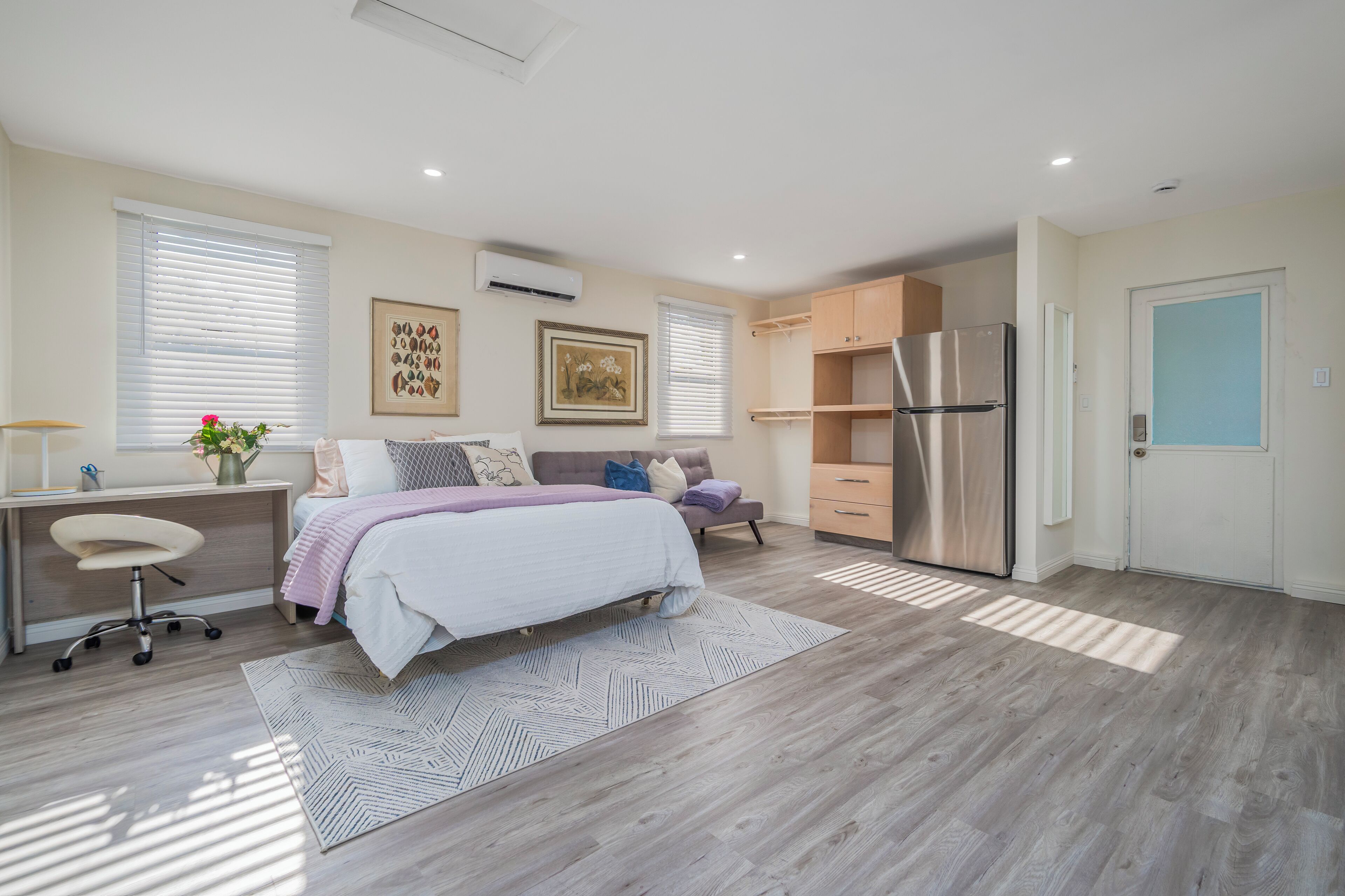 Cozy fully upgraded ADU with AC in Covina