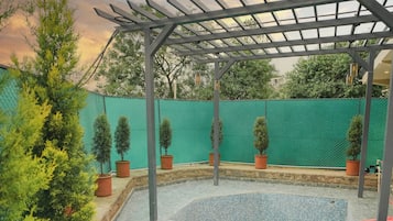 Seasonal outdoor pool