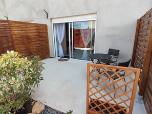 Outdoor dining - Studio Sicile 2 By Residence Florale (Thionville)