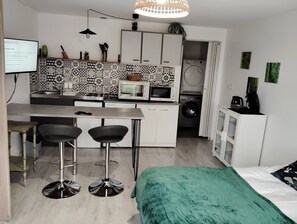 1 bedroom, bed sheets - Studio Sicile 2 By Residence Florale (Thionville)