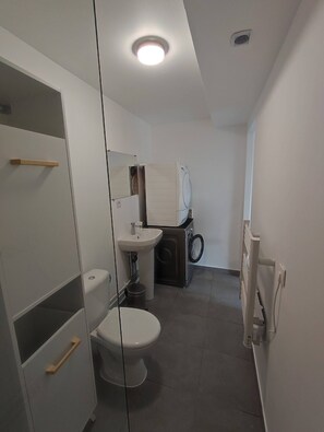 Douche, serviettes fournies