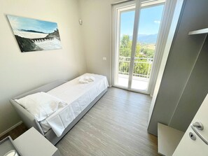 3 室のベッドルーム、アイロン / アイロン台、インターネット、ベッドシーツ