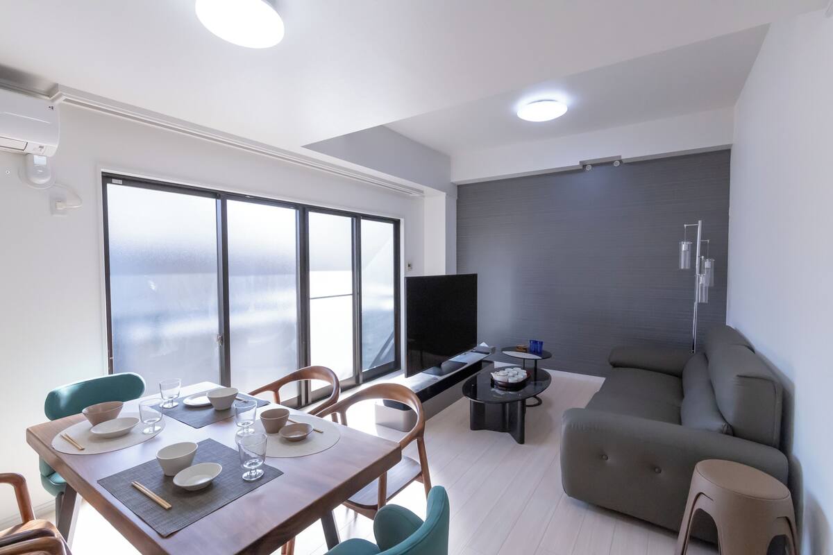 Club Apartment, City View | Living area