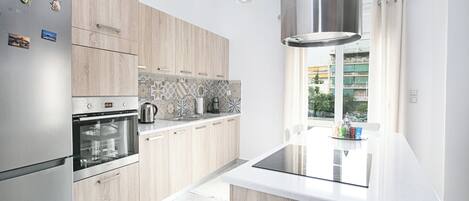 Fridge, microwave, oven, dishwasher