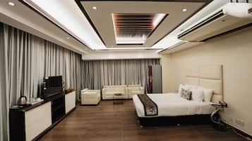 Junior Suite, City View | Free WiFi