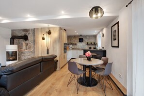 Dining - Cozy Black Forest Apartment 'Stein' with Fireplace, Private Terrace & Wi-Fi (Häusern)