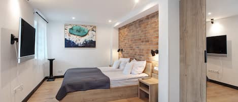 2 bedrooms, desk, iron/ironing board, free WiFi