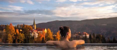 Innenpool, 2 Außenpools