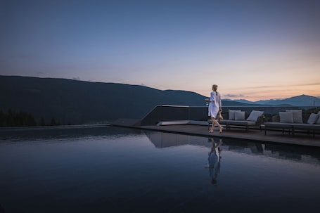 Piscina coperta, 2 piscine all'aperto. Terentnerhof active & lifestyle hotel