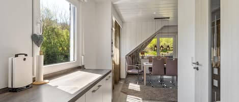 Frigorifero, forno, piano cottura, lavastoviglie