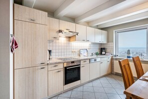 Kühlschrank, Ofen, Herdplatte, Geschirrspüler