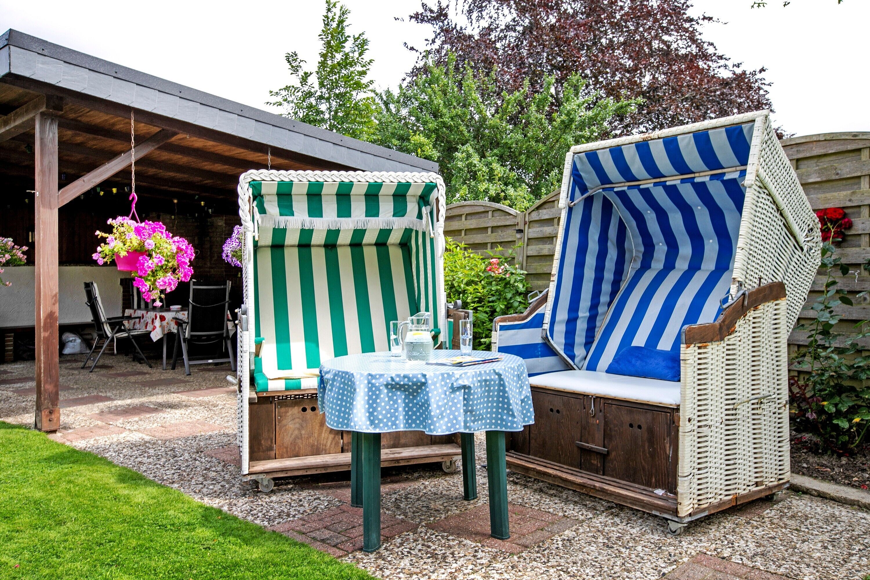 屋外ダイニングエリア