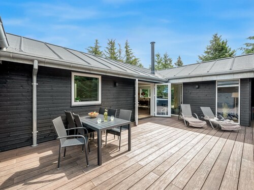 "Baggi" - 900m from the sea by Interhome