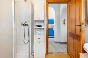 Doccia, asciugacapelli, bidet