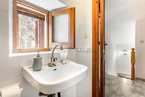 Dusche, Haartrockner, Bidet
