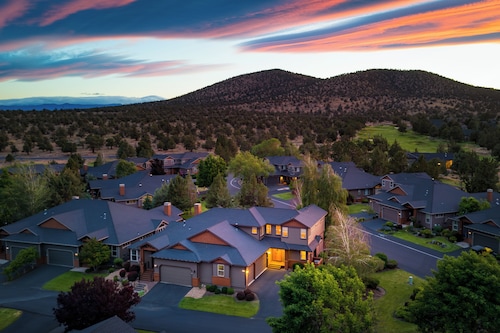 Deck + HotTub | Community Golf Course | Forest Ridge Loop