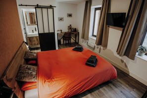 4 camere, culla da viaggio, Wi-Fi, lenzuola